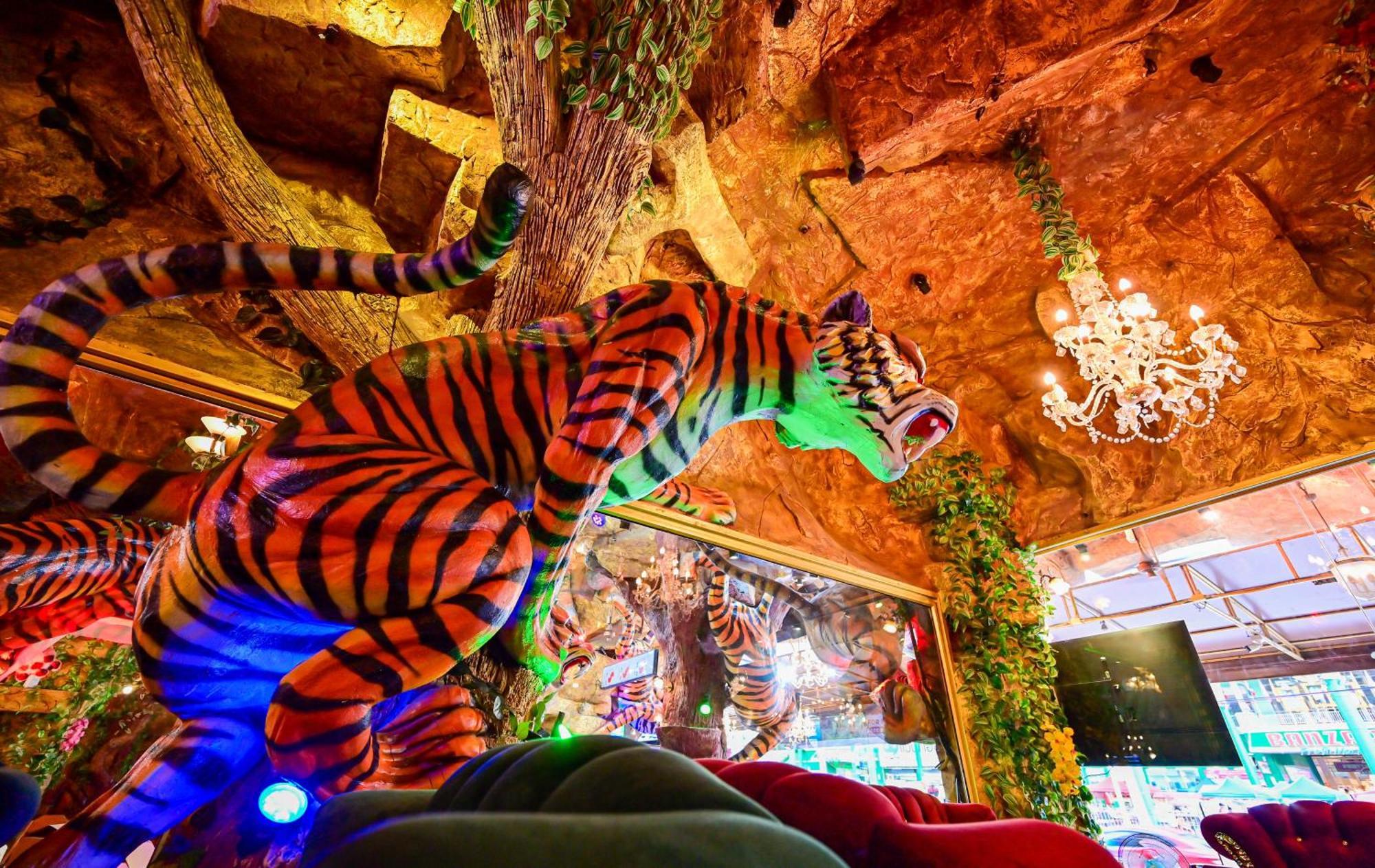 Tiger Complex Hotel Patong Kültér fotó
