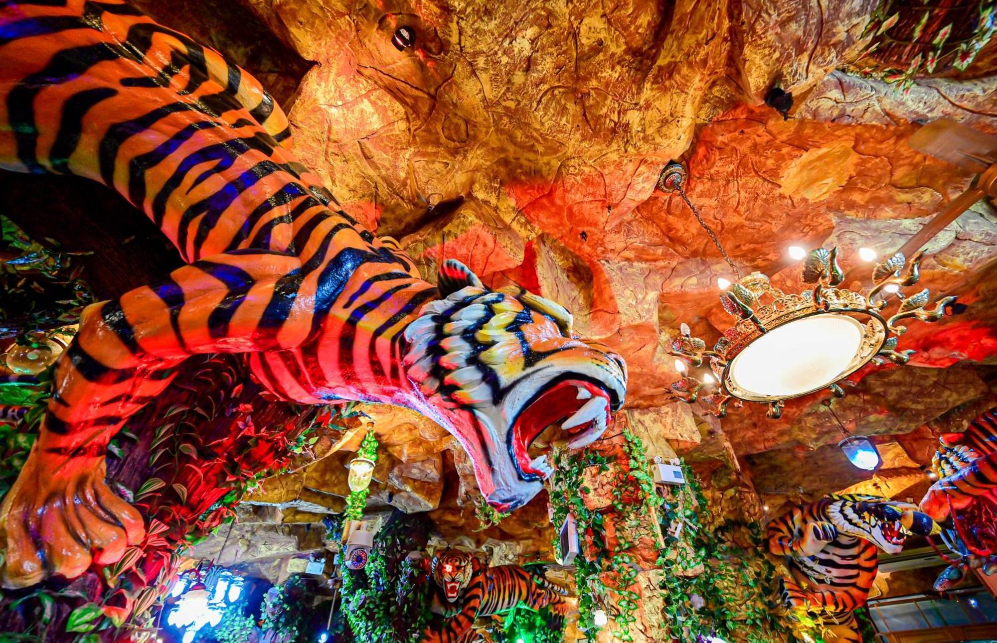 Tiger Complex Hotel Patong Kültér fotó