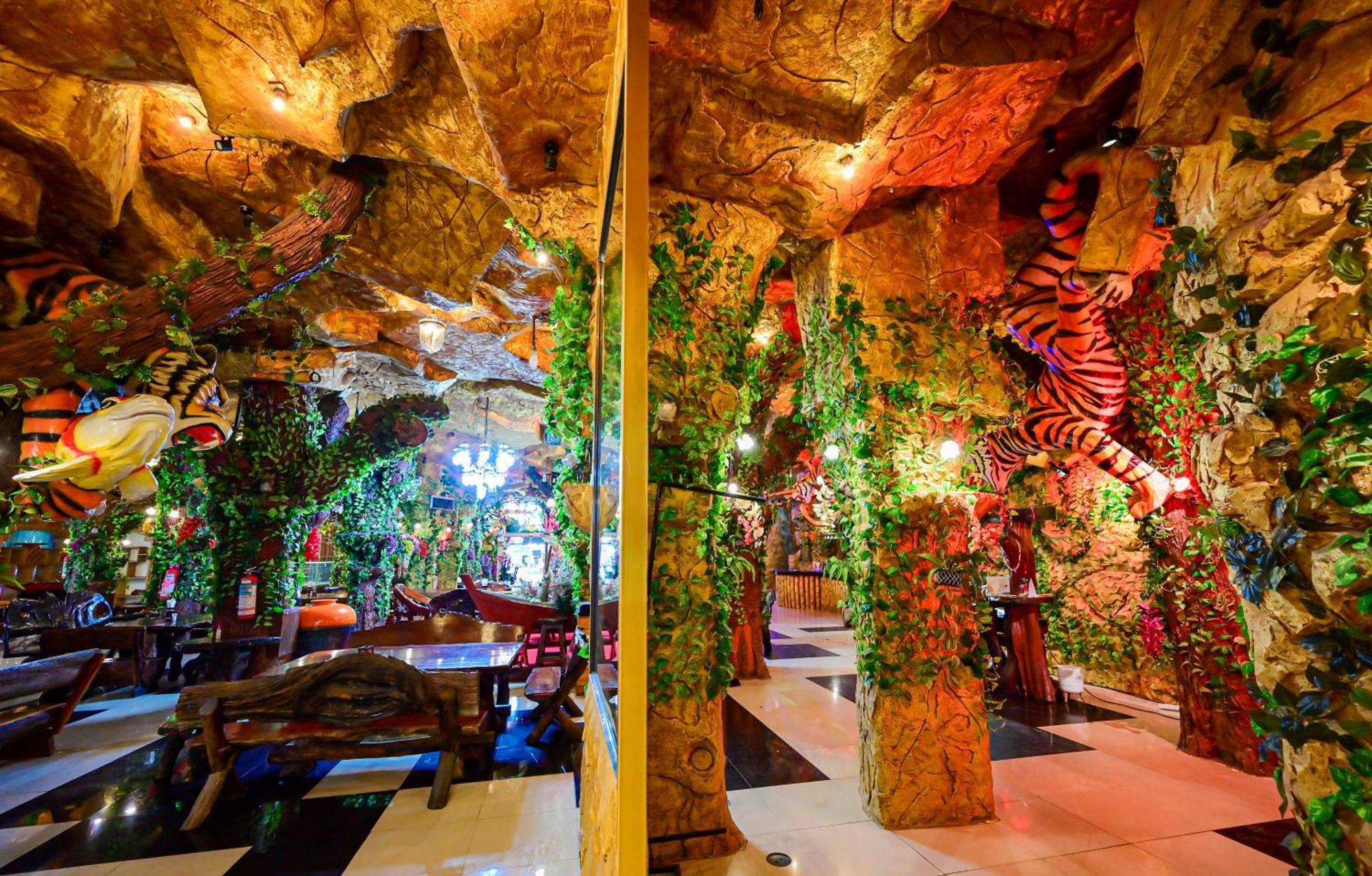 Tiger Complex Hotel Patong Kültér fotó