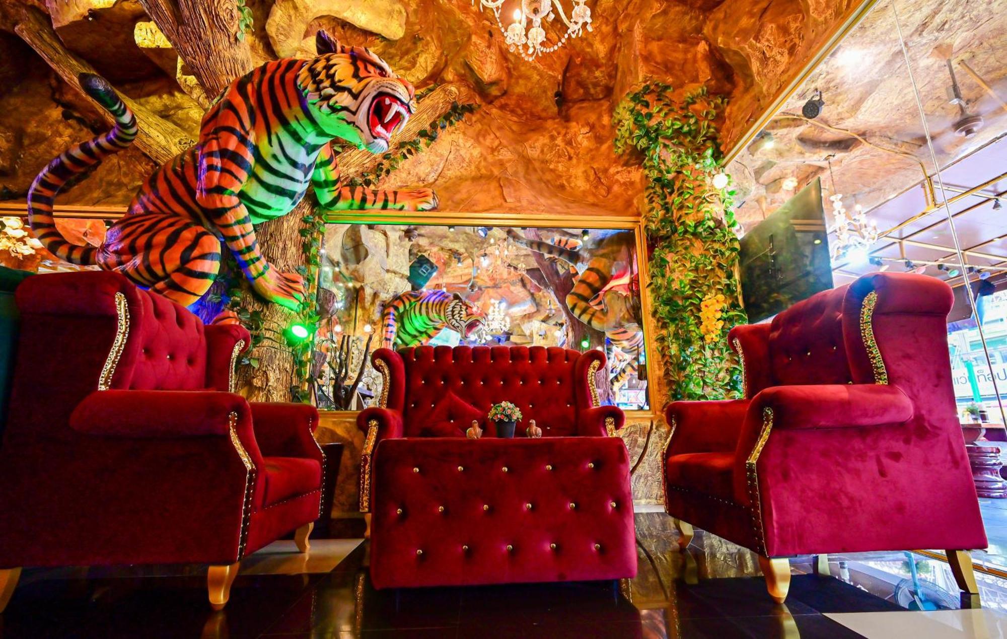 Tiger Complex Hotel Patong Kültér fotó