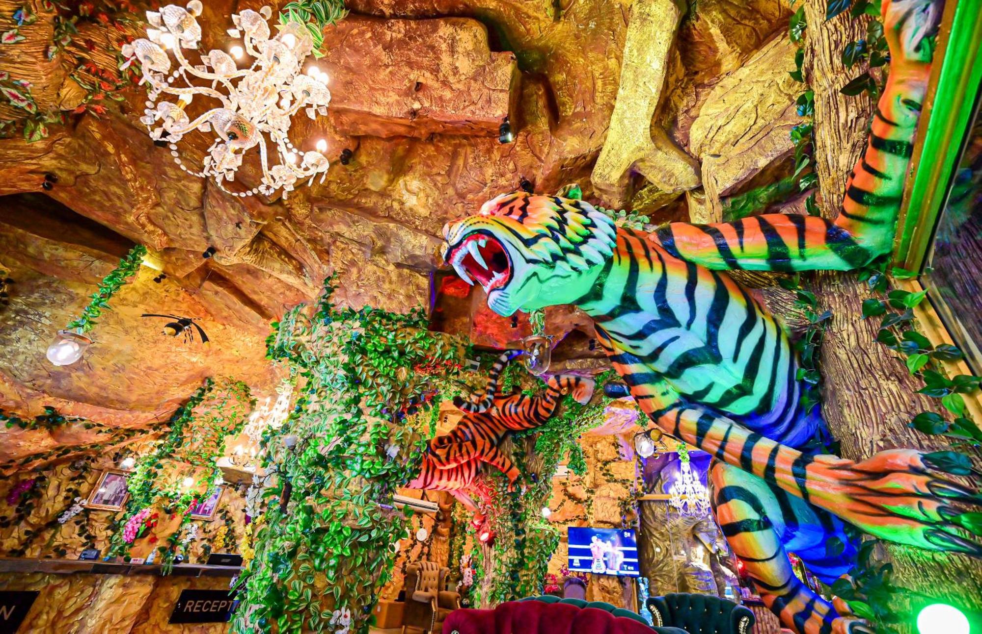 Tiger Complex Hotel Patong Kültér fotó