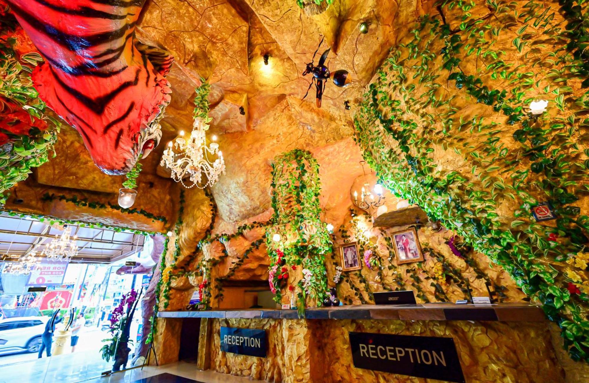 Tiger Complex Hotel Patong Kültér fotó