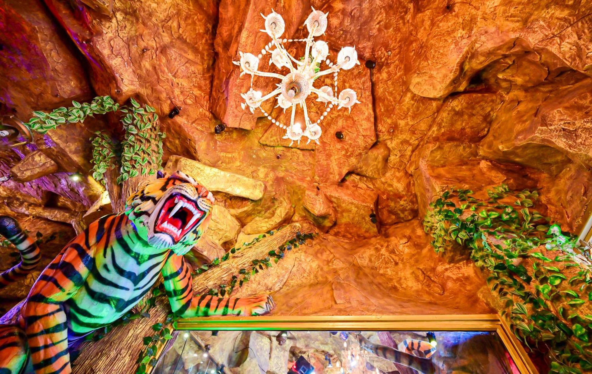 Tiger Complex Hotel Patong Kültér fotó