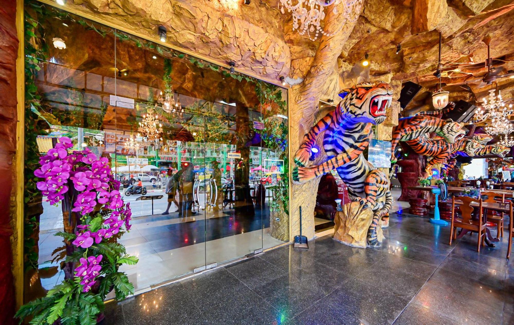 Tiger Complex Hotel Patong Kültér fotó