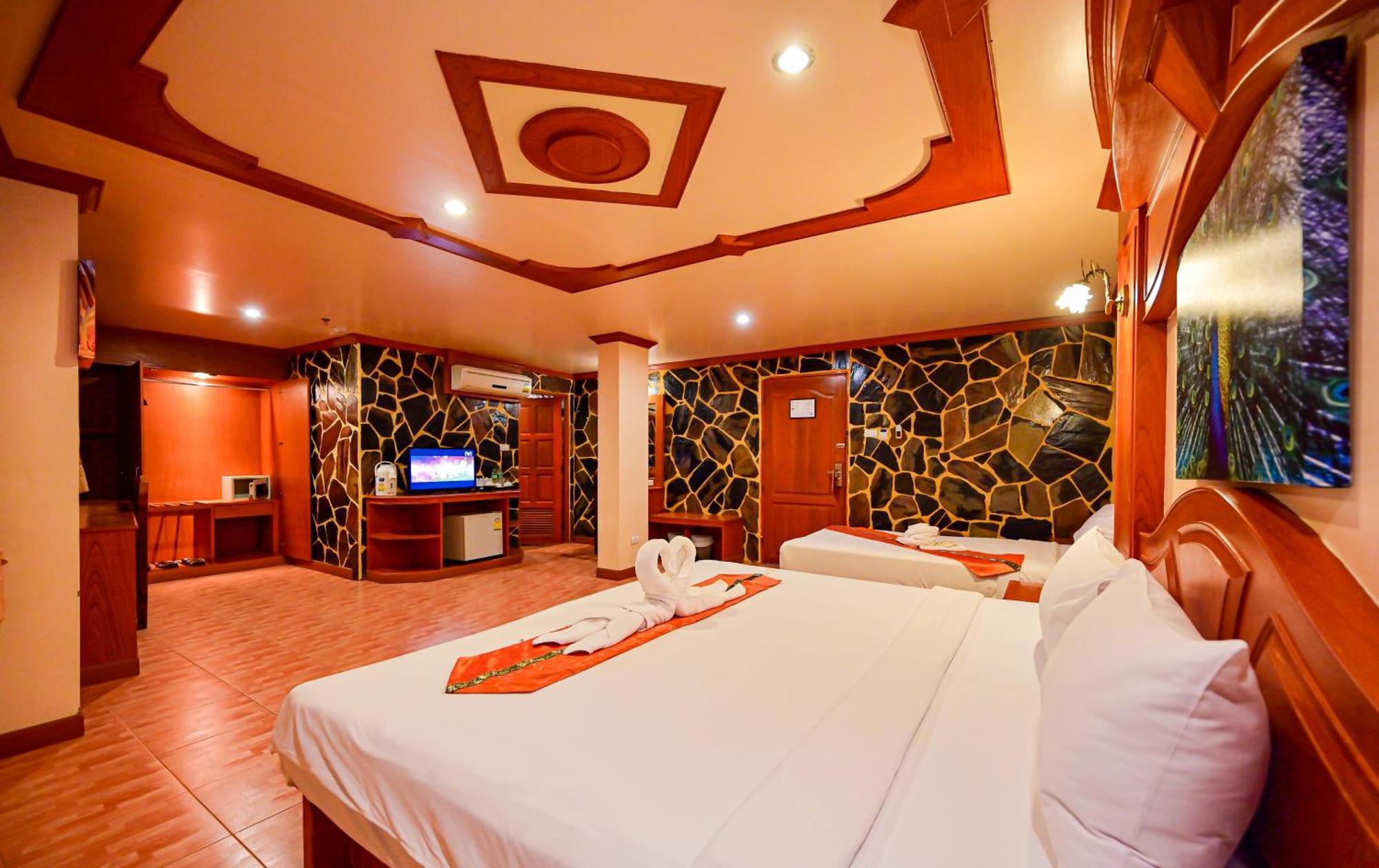 Tiger Complex Hotel Patong Kültér fotó