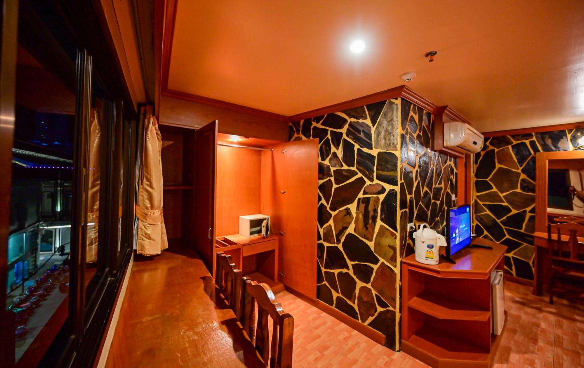 Tiger Complex Hotel Patong Kültér fotó