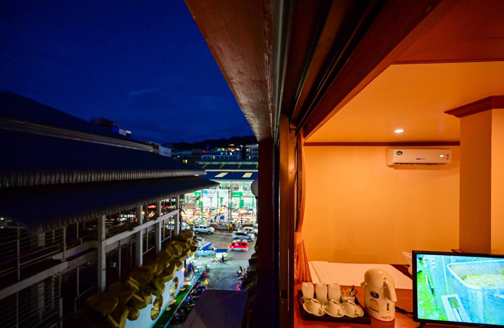 Tiger Complex Hotel Patong Kültér fotó