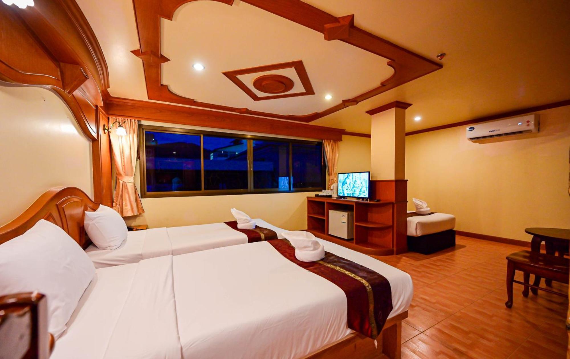 Tiger Complex Hotel Patong Kültér fotó