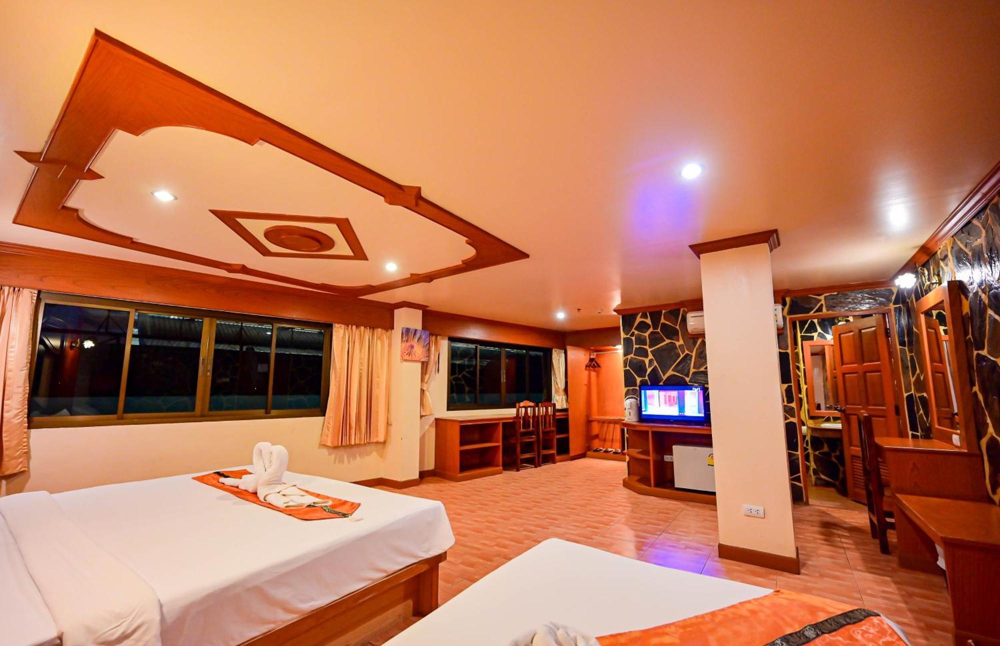 Tiger Complex Hotel Patong Kültér fotó
