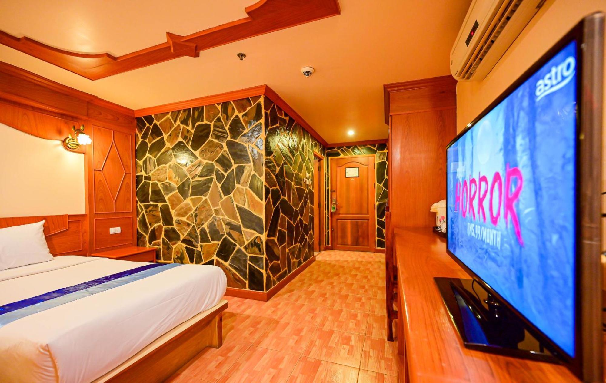 Tiger Complex Hotel Patong Kültér fotó