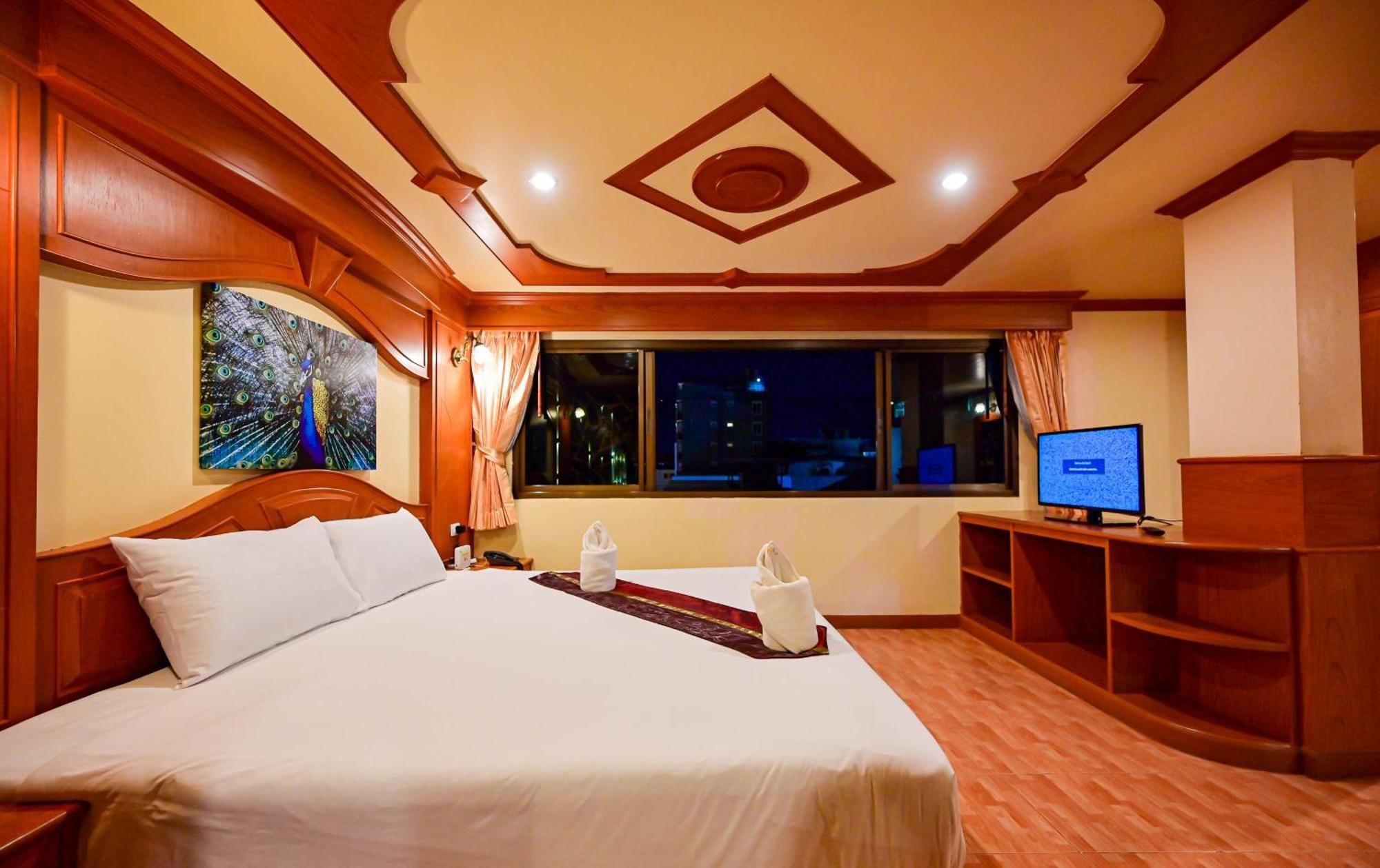 Tiger Complex Hotel Patong Kültér fotó