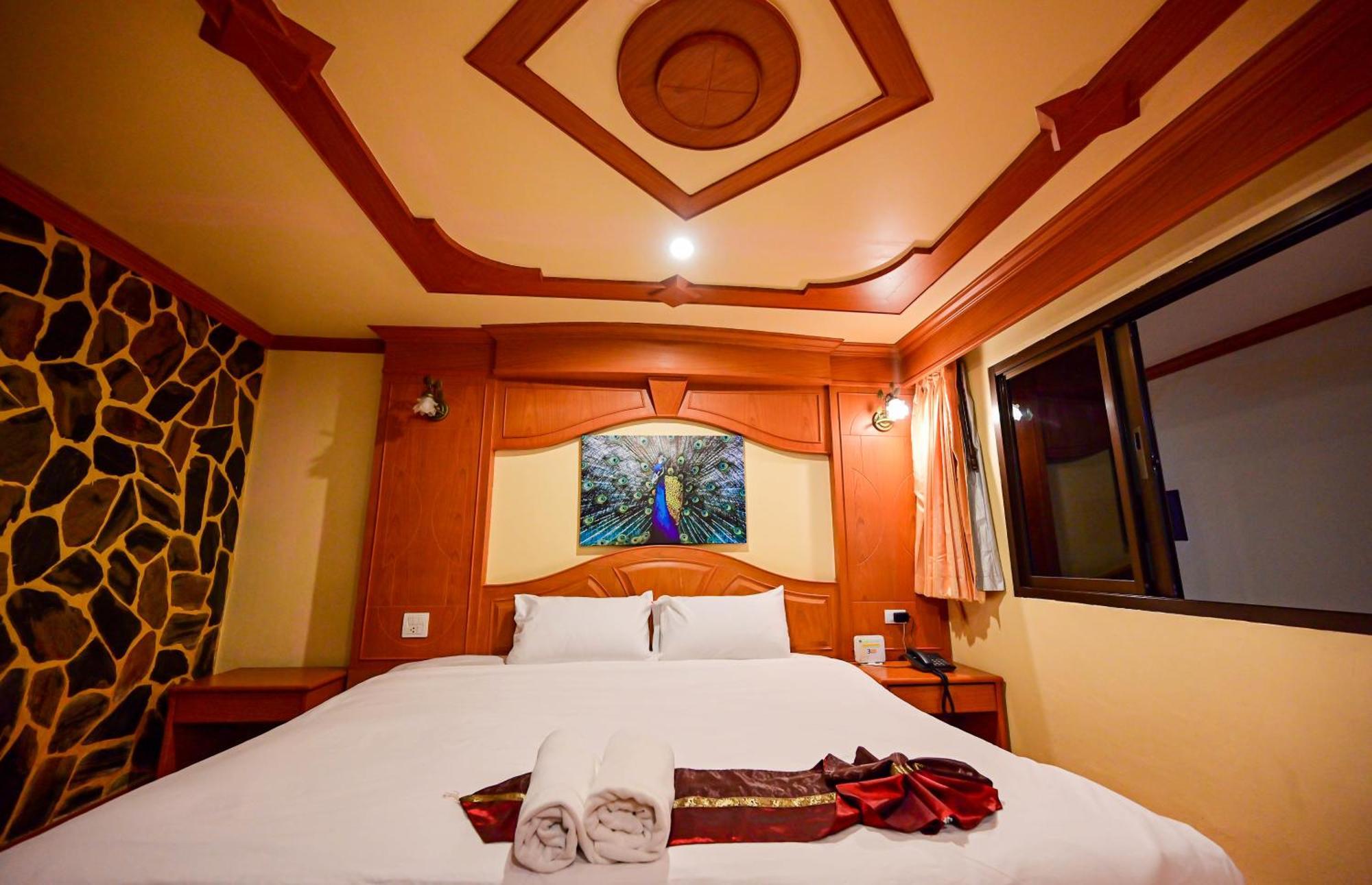 Tiger Complex Hotel Patong Kültér fotó