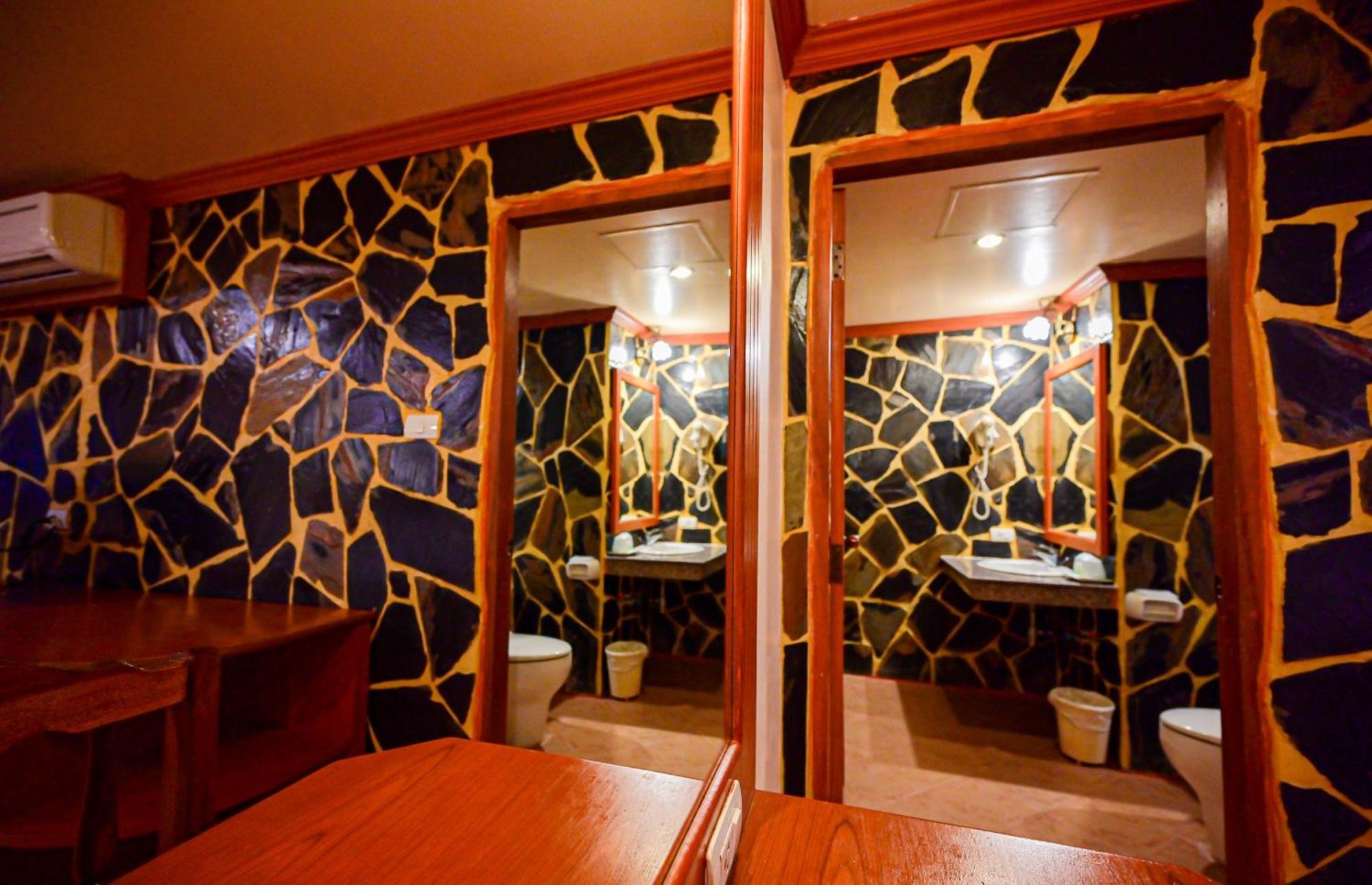 Tiger Complex Hotel Patong Kültér fotó